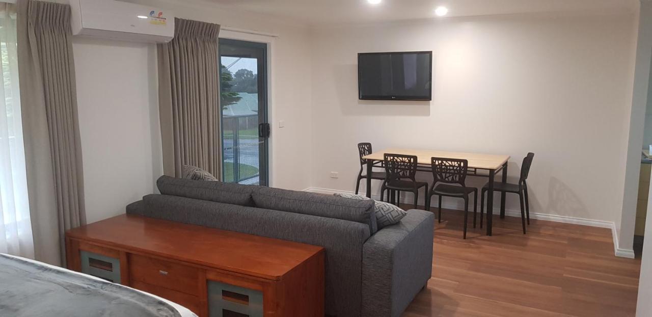 Phillip Island Off-Track Accommodation Коув Экстерьер фото